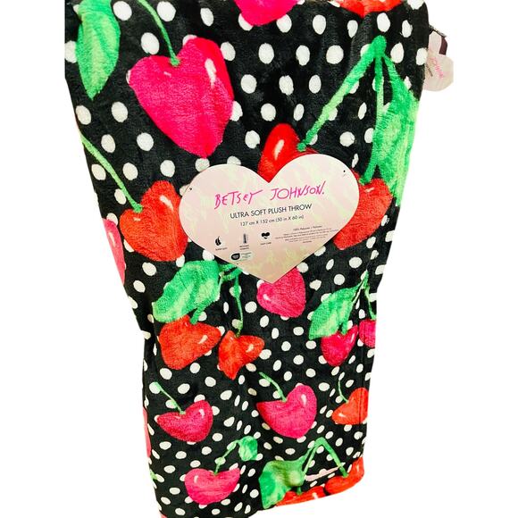 Betsy Johnson cherry throw 50 by 60 super soft and adorable - Picture 1 of 3